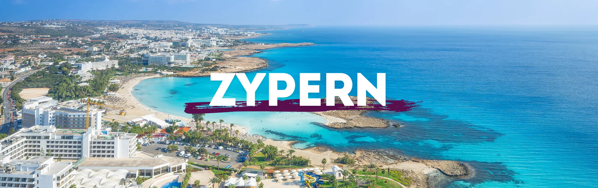 Strand auf Zypern mit Hotels
